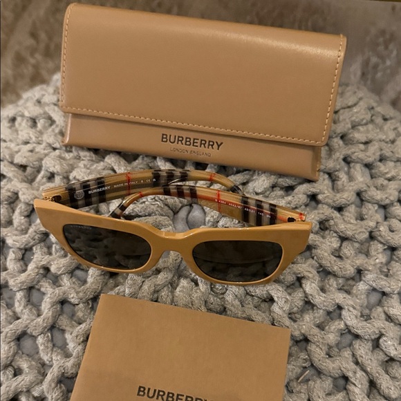 Burberry Camel Sunglasses with Case - Picture 6 of 10